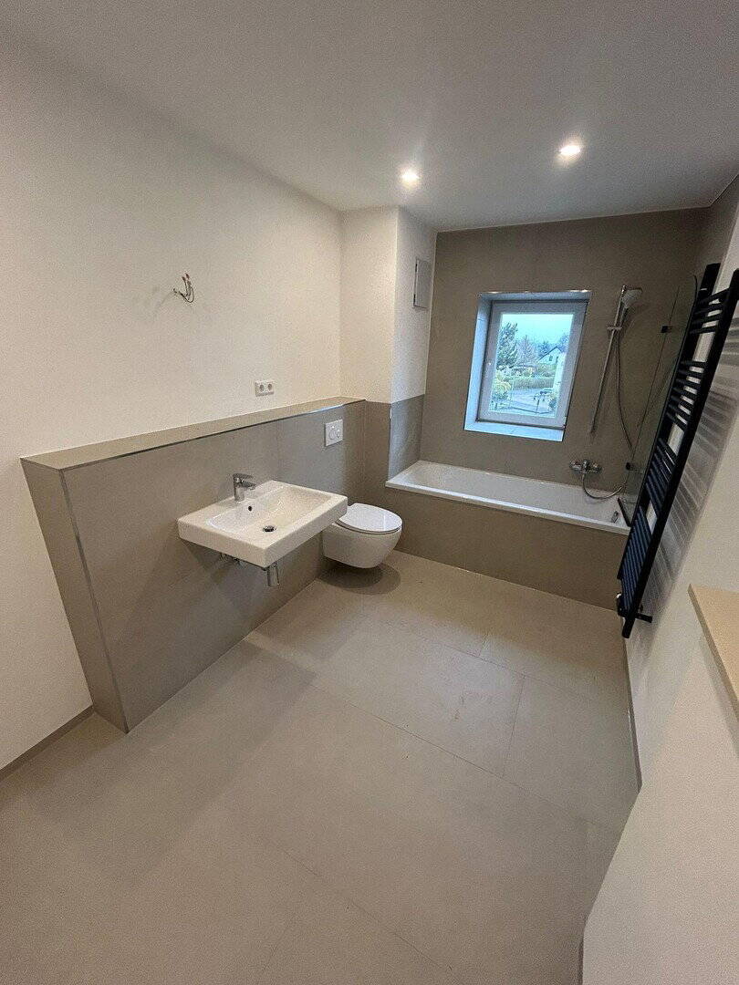 Thumbnail-Großzügige 3-R.-DG-Wohnung - Erstbezug nach hochwertiger Sanierung