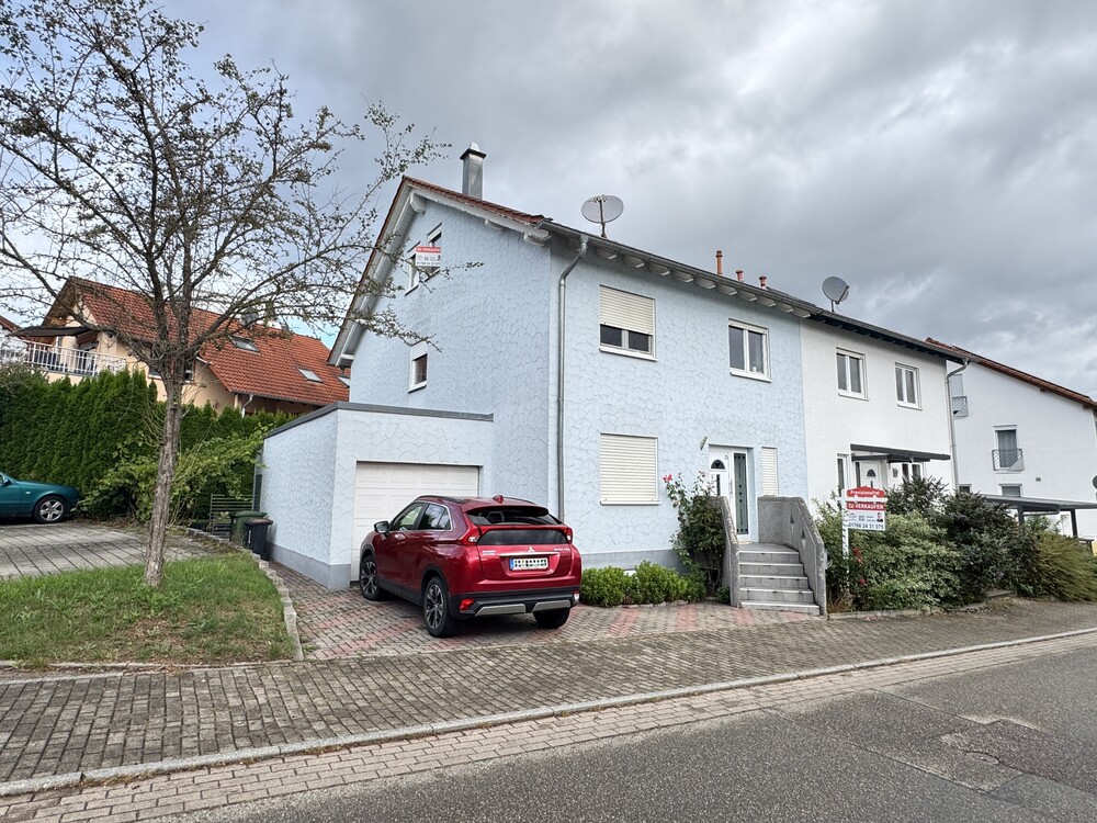 Thumbnail-Familien aufgepasst! Große Doppelhaushälfte mit Terrasse und Garage in Bretten