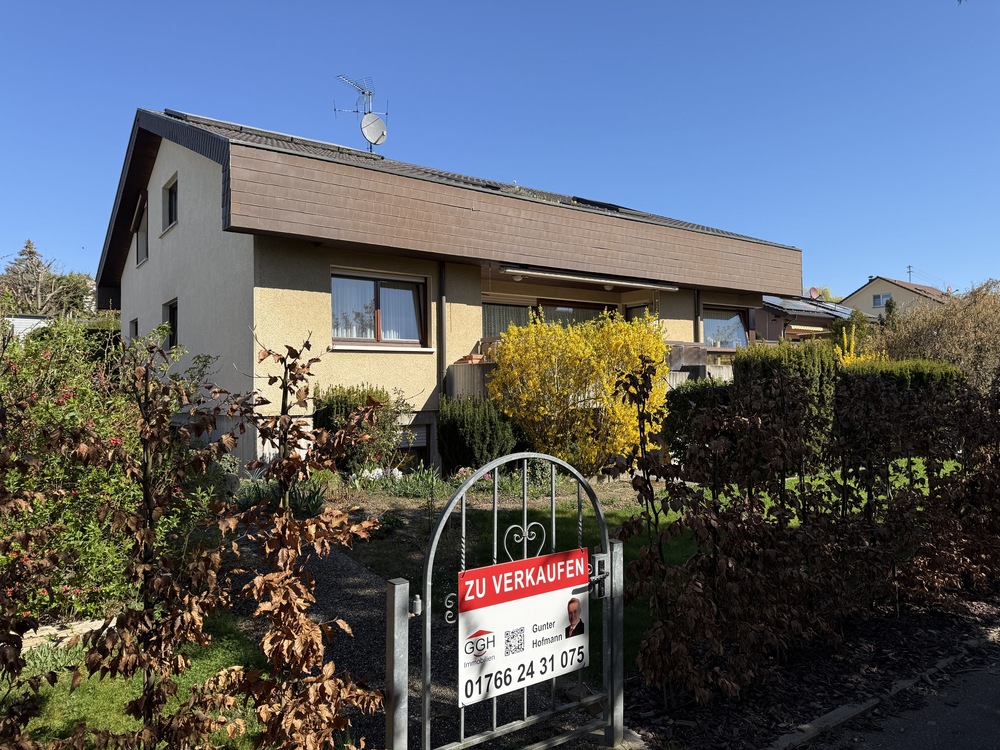 Thumbnail-Freistehendes 3-Familienhaus in guter und ruhiger Wohnlage