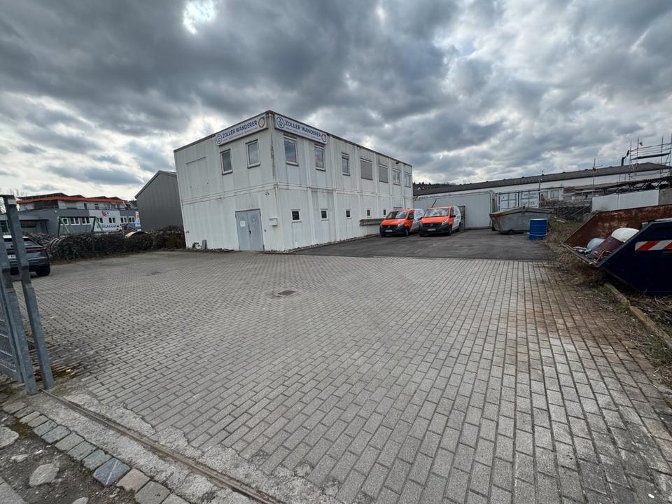 Thumbnail-Gewerbeobjekt mit Büro, Lager und 10 Stellplätzen in Stuttgart-Ga