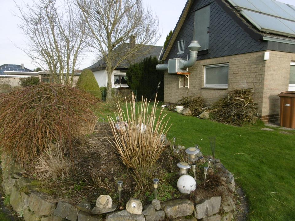 Thumbnail-Großes Einfamilienhaus mit Gewerbemöglichkeiten in Syke