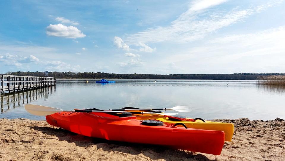 Thumbnail-Zauberhafte Strandkate direkt am Badestrand mit Seeblick & Kanus, mit Hund, Schweriner See, Ferienhaus nahe Ostsee, Wismar, Poel, Boltenhagen, Ferienwohnung, Mecklenburgische Seenplatte, Last Minute