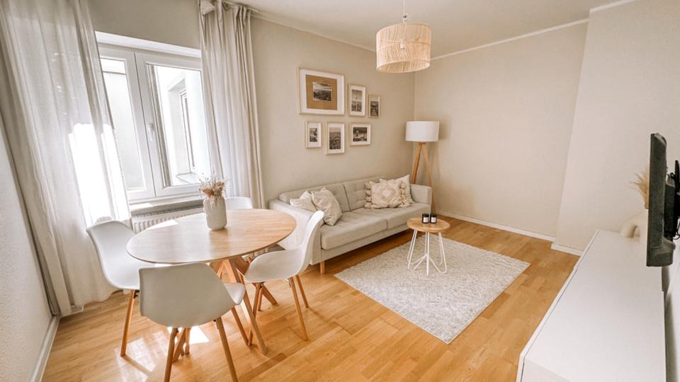 Thumbnail-Charmante möblierte 2-Zimmer-Wohnung Ostendplatz - mit Balkon