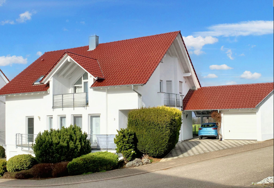 Thumbnail-ZWEIFAMILIENHAUS MIT ZUSÄTZLICHER WOHNUNG IM UG IN FELDRANDLAGE