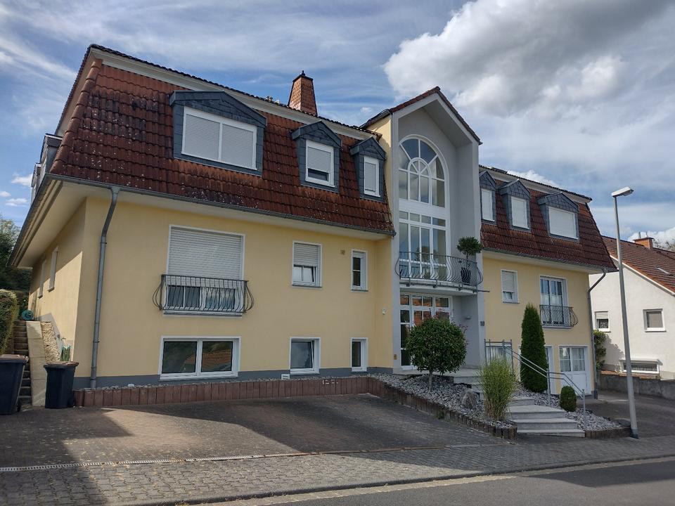 Thumbnail-gehobene 3 ZKB, Gäste-WC, Balkon, Stellplatz in Diez- HAMBACH