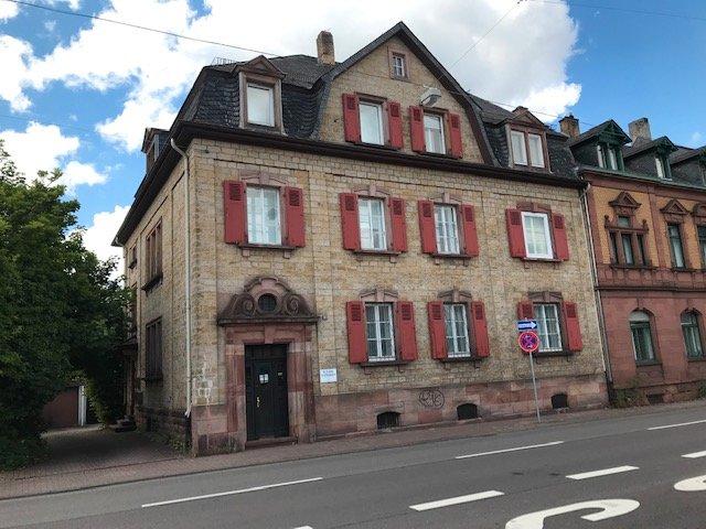 Thumbnail-hochwertige 4 ZKB Altbauwohnung in zentraler Lage von St. Ingbert