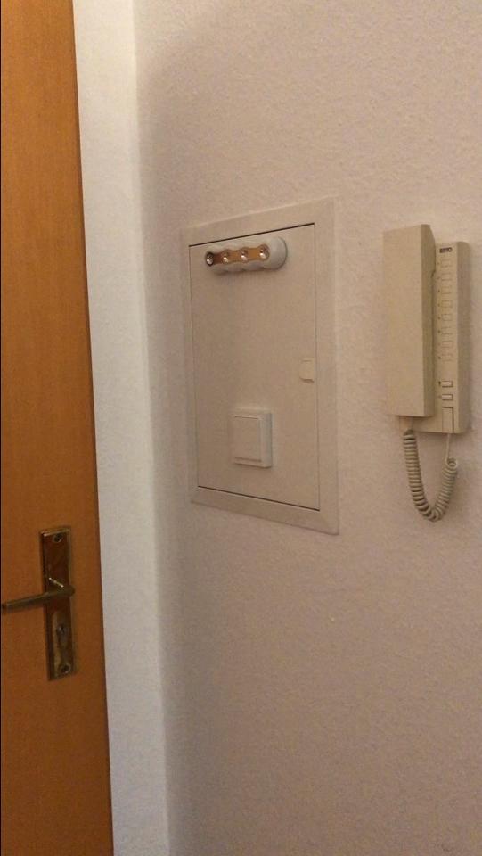 Thumbnail-1 R. Wohnung möbliert