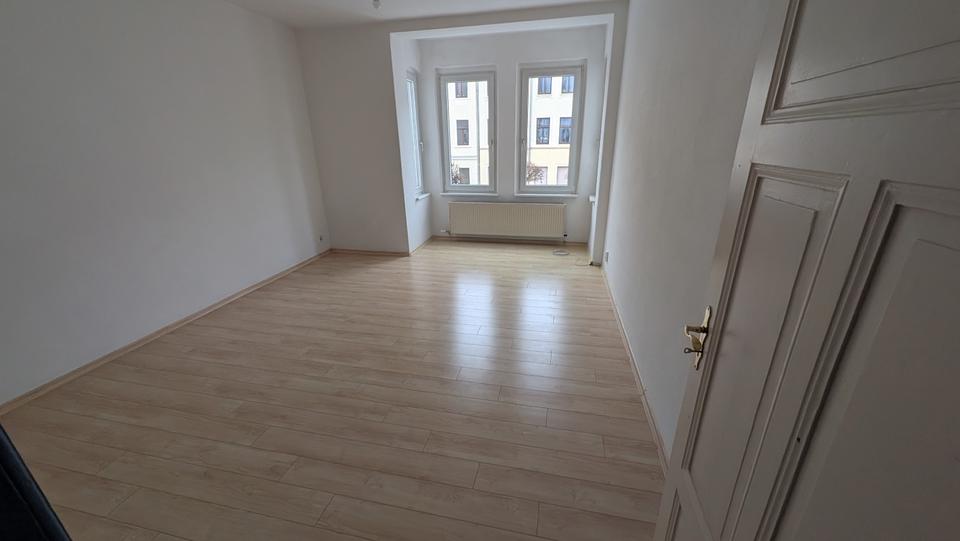 Thumbnail-Großzügige 4-Zimmer Wohnung in der Wolfenbüttler Str. zur Miete