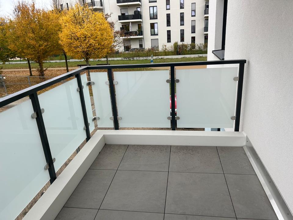 Thumbnail-Moderne Helle 2-Zimmer Wohnung mit Balkon in Schönefeld