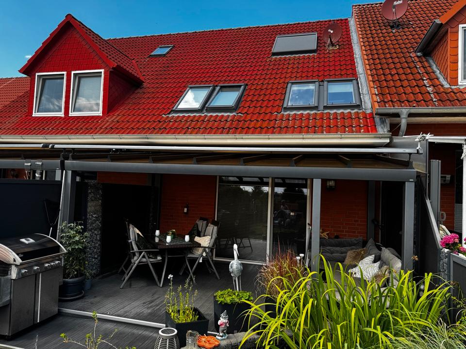 Thumbnail-Modernisiertes Reihenhaus mit 5 Zimmern , Terrasse, Pool & Teich