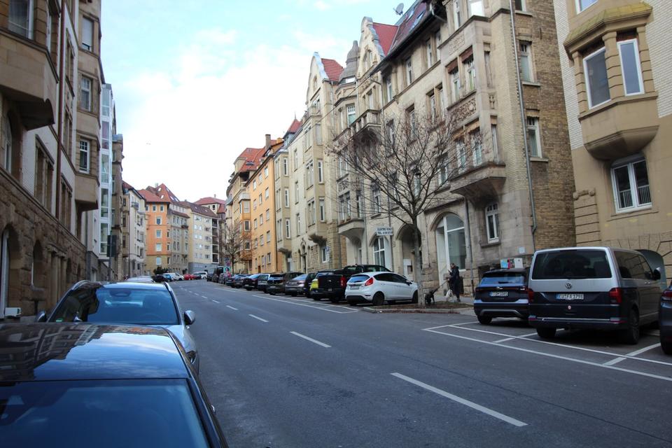Thumbnail-Stuttgart-West: 3-Zimmer-Hanggeschoss-Wohnung im Stilaltbau!