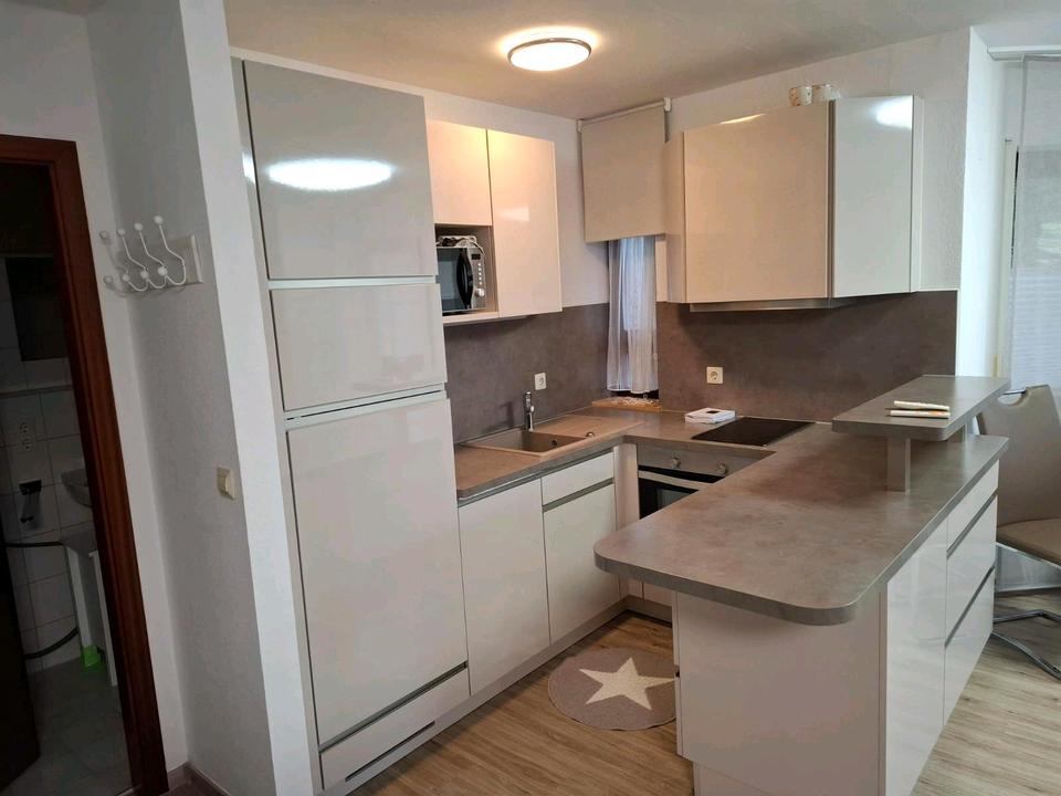 Thumbnail-1,5 Zimmer Wohnung mit hochwertiger Einbauküche, Balkon u. Garage