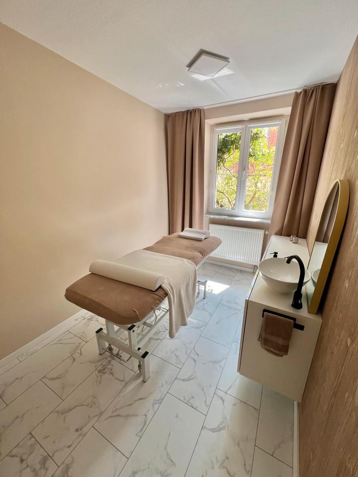 Thumbnail-Kosmetikraum im Beautysalon zu vermieten.