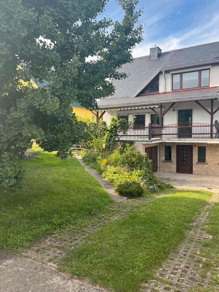 Thumbnail-Große Doppelhaushälfte mit Einliegerwohnung in Naumburg