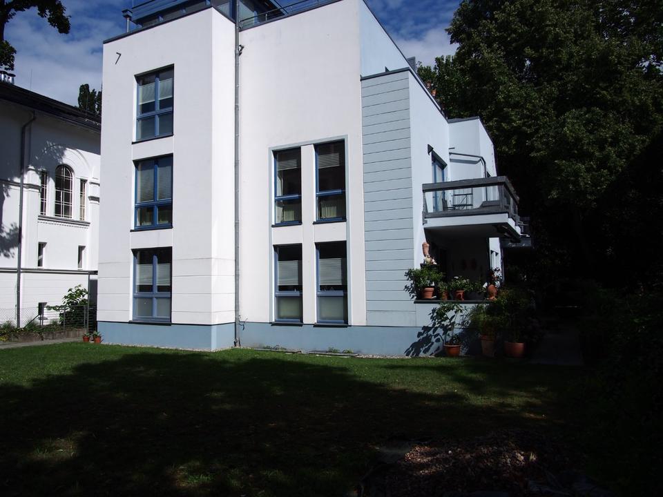 Thumbnail-Wunderschöne, großzügige Wohnung mit zwei vollwertigen Bädern, zwei Balkonen, Tiefgaragenstellplatz und Kellerraum