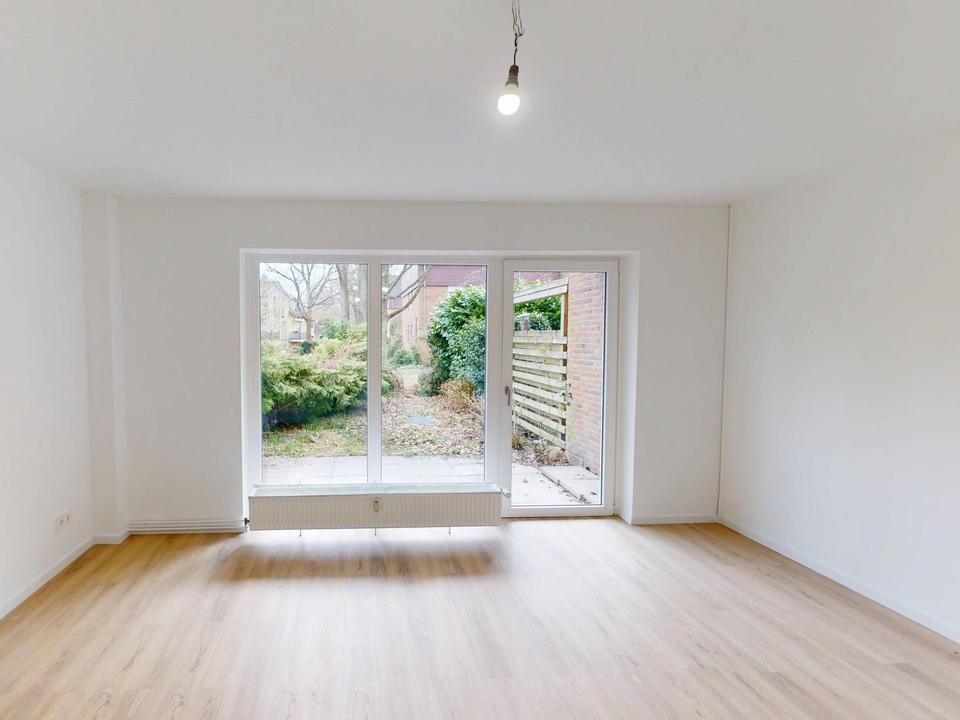 Thumbnail-Umfänglich renovierte 2-Zimmer-Wohnung mit TERRASSE und EBK in Hamburg-Rissen