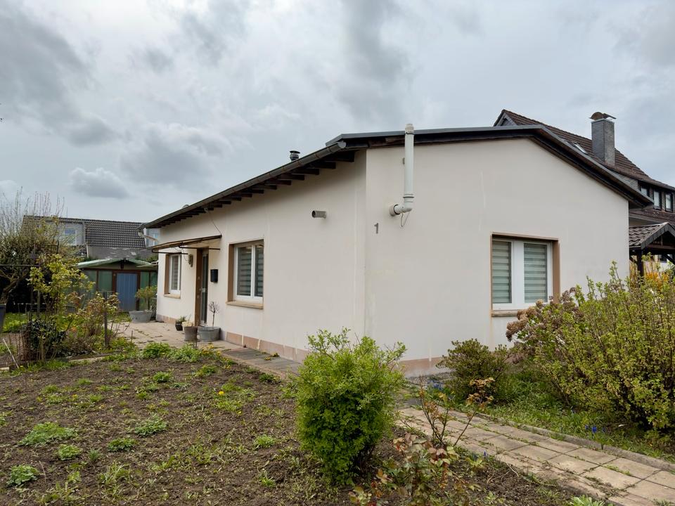 Thumbnail-Charmanter Bungalow auf großzügigem Grundstück