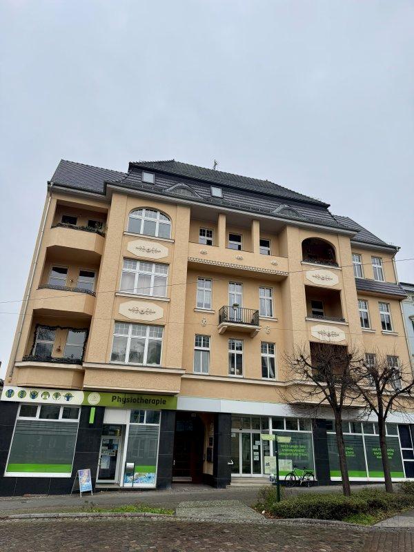 Thumbnail-Aufwändig sanierte helle Altbau-2-Zimmer-Wohnung mit Loggia