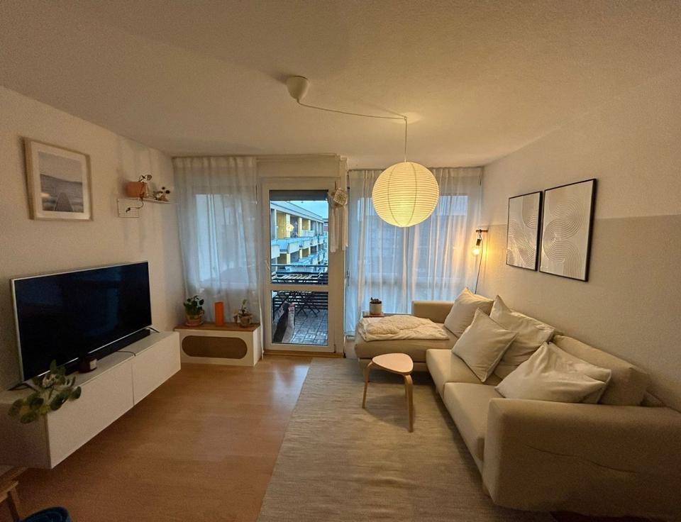 Thumbnail-Tolle 2 Zimmer Wohnung mit Balkon und Tiefgaragenstellplatz
