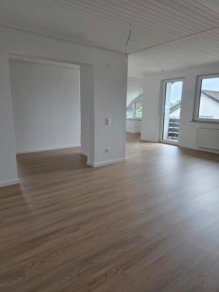 Thumbnail-Schöne, moderne 3,5-Zimmer-Wohnung mit Balkon