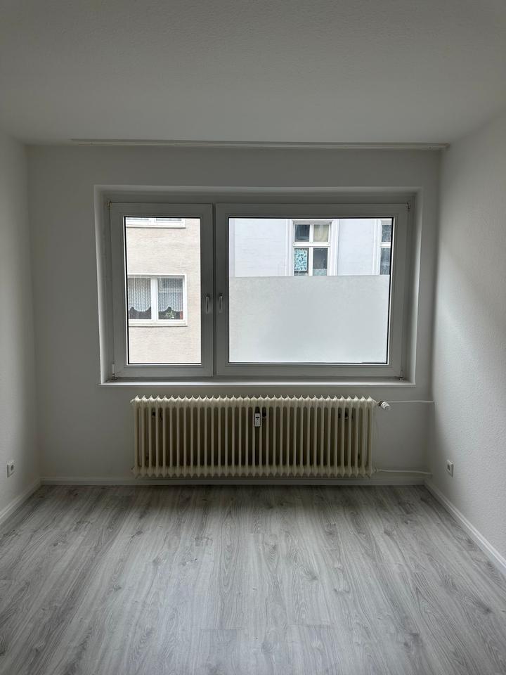 Thumbnail-Frisch renovierte 3-Zimmer-Wohnung mit Balkon zu vermieten (Bilder folgen)
