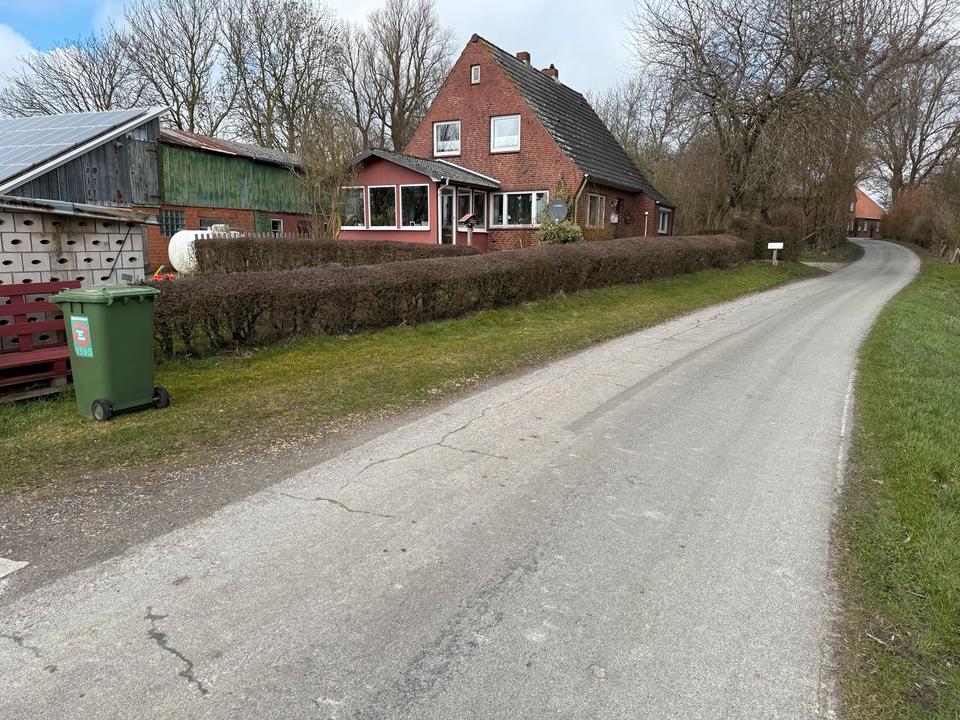 Thumbnail-Sanierungsbed. Objekt mit Schuppen und 0,75 ha Grünfläche