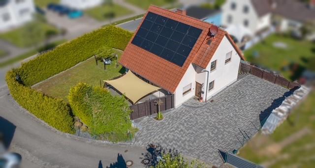 Thumbnail-Gepflegtes Einfamilienhaus mit viel Platz und moderner Technik.