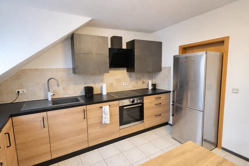 Thumbnail-Lichtdurchflutete 4-Zimmer Wohnung mit 2 Stellplätzen und Garten