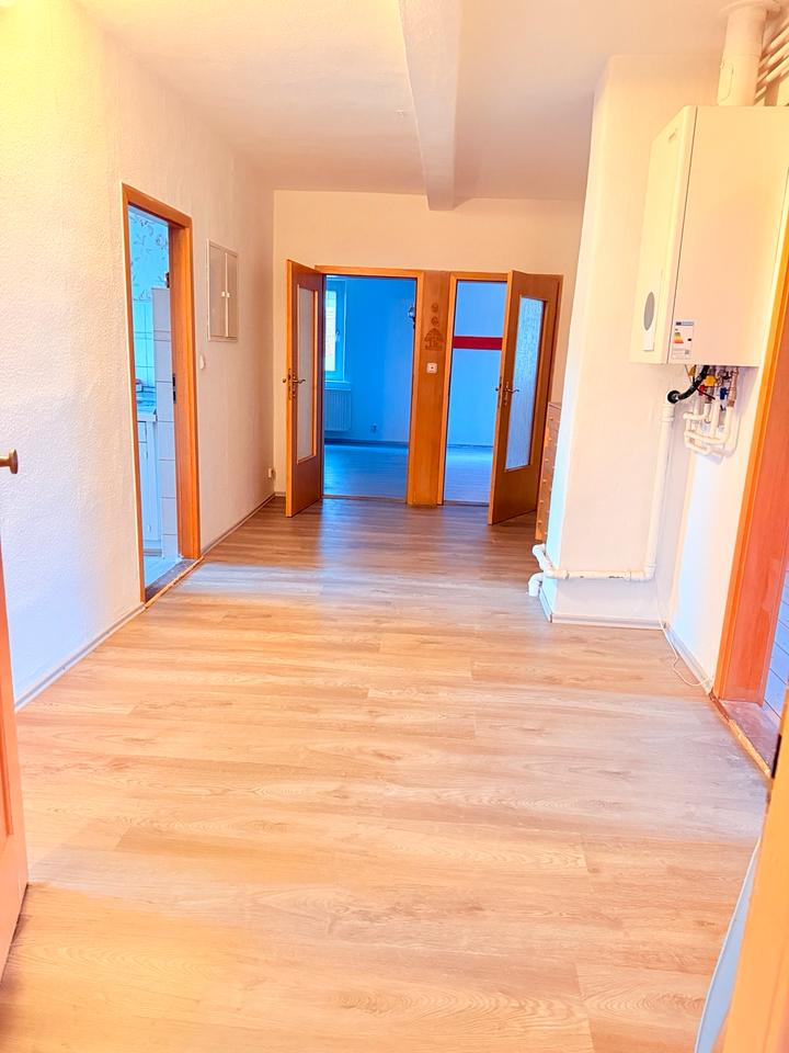 Thumbnail-Frisch renovierte 6-Zimmer-Wohnung in Goth - sofort verfügbar