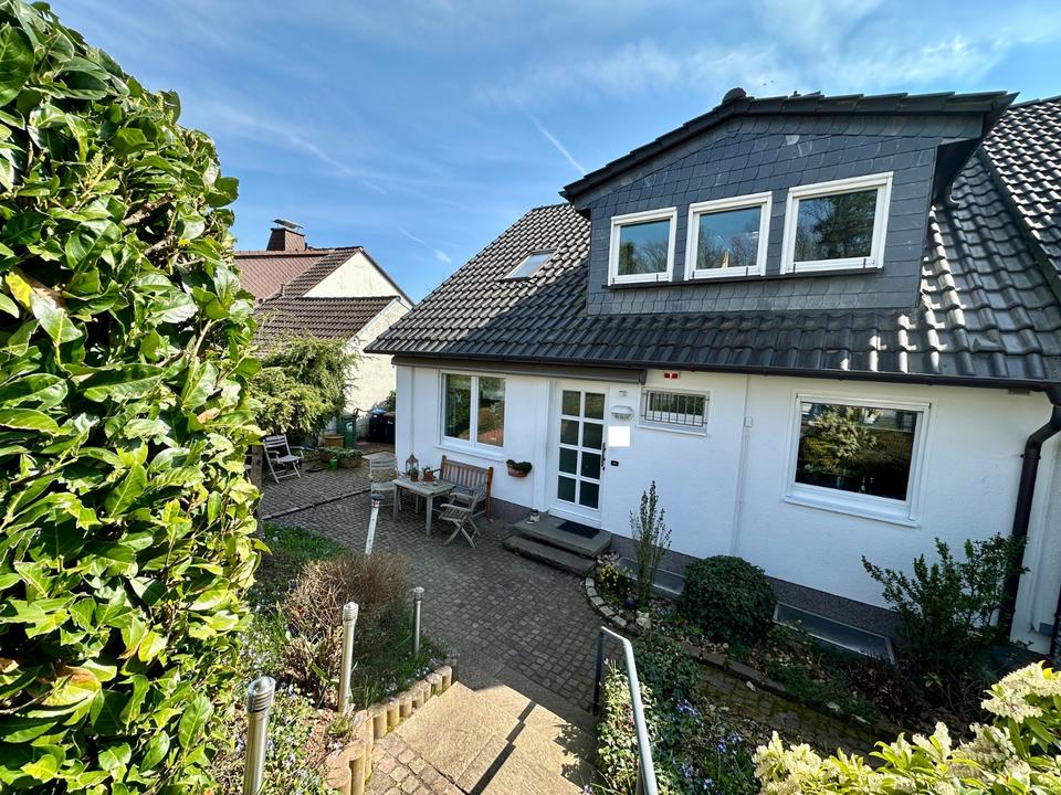 Thumbnail-Schöne, einzugsfertige Doppelhaushälfte mit Garten in Dietzenbach