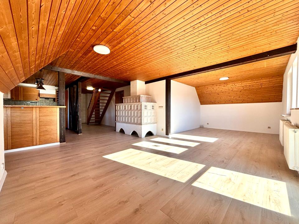 Thumbnail-Lichtreiche Dachgeschosswohnung mit Balkon und Gartenanteil
