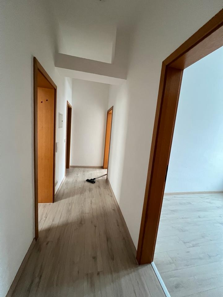 Thumbnail-Möblierte 3-Zimmer-Wohnung mit Balkon