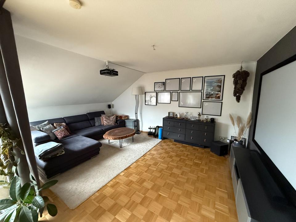 Thumbnail-Helle 2,5-Zimmer-Dachgeschosswohnung mit Loggia