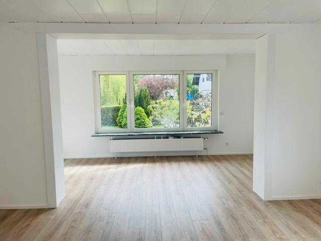 Thumbnail-4 Zimmer Erdgeschosswohnung (großzügig renoviert)