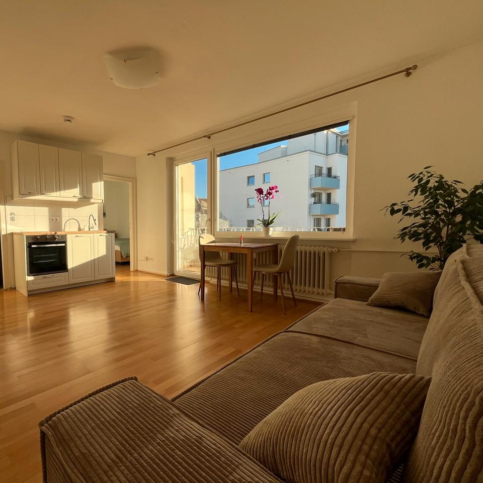 Thumbnail-Helle, möbelierte 1,5 Zimmer Wohnung in Wilmersdorf mit Balkon