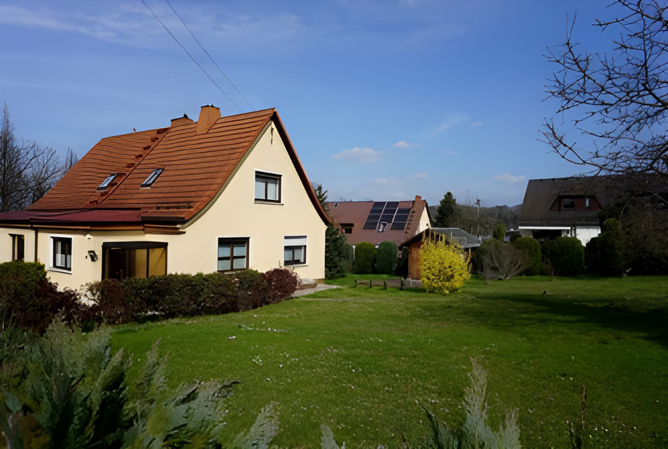 Thumbnail-Doppelhaushälfte Einfamilienhaus mit großem Grundstück