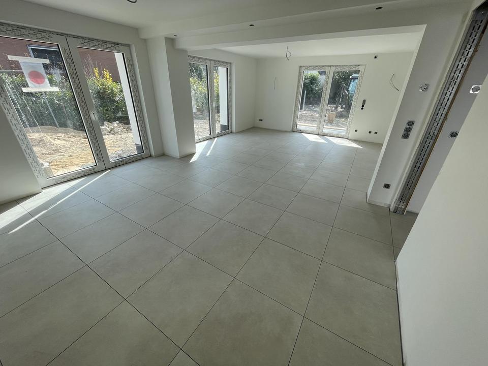 Thumbnail-Hochwertige 4 Zimmer Maisonette-Wohnung mit Garten (Doppelhaushälfte)