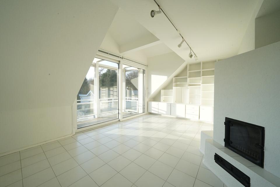 Thumbnail-Großzügige Dachgeschosswohnung, direkt am Königsforst