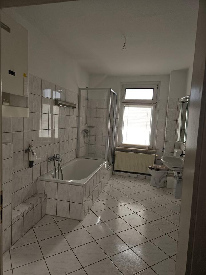 Thumbnail-4- Zimmerwohnung + Kü und Tageslichbad m. Balkon!!!