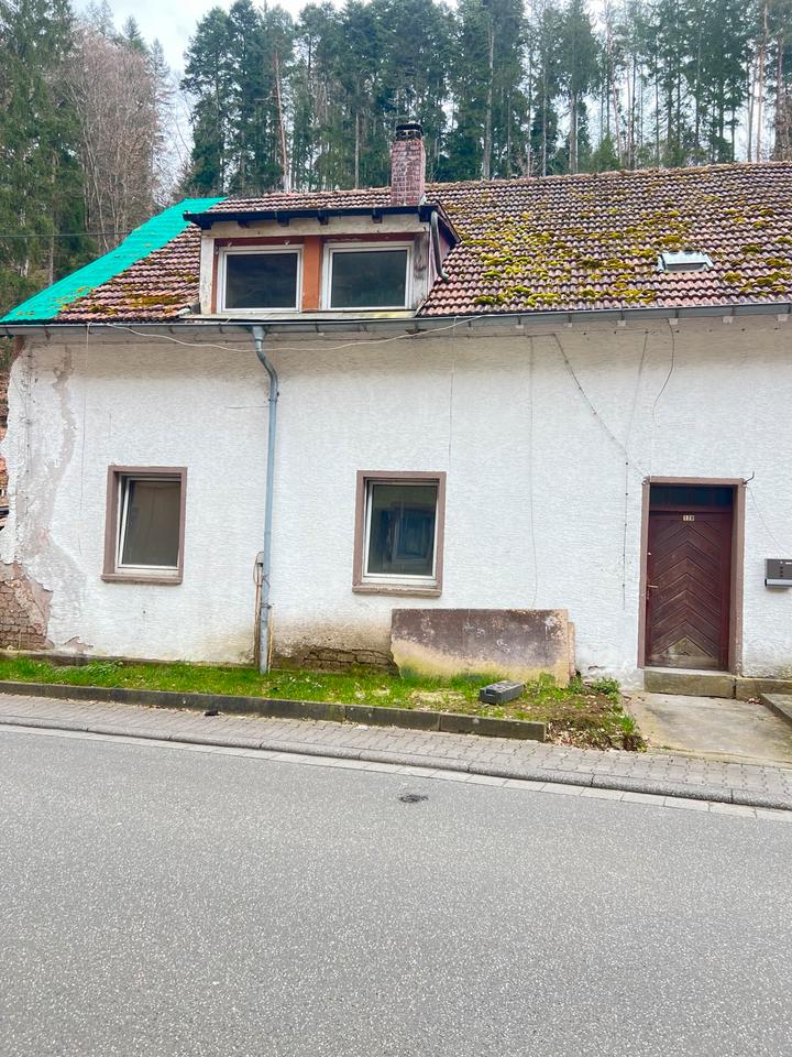 Thumbnail-Doppelhaus -Hälfte -Sanierungsobjekt in Helmbach