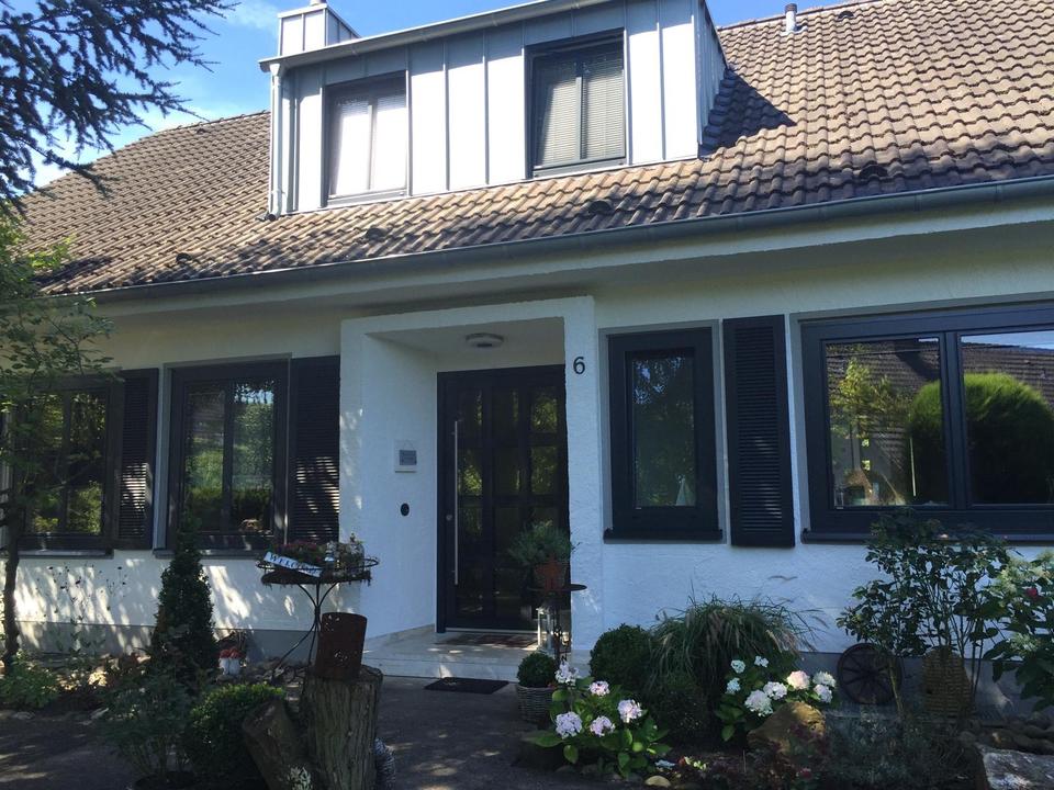 Thumbnail-BONN: Freistehendes Einfamilienhaus im französischen Landhausstil