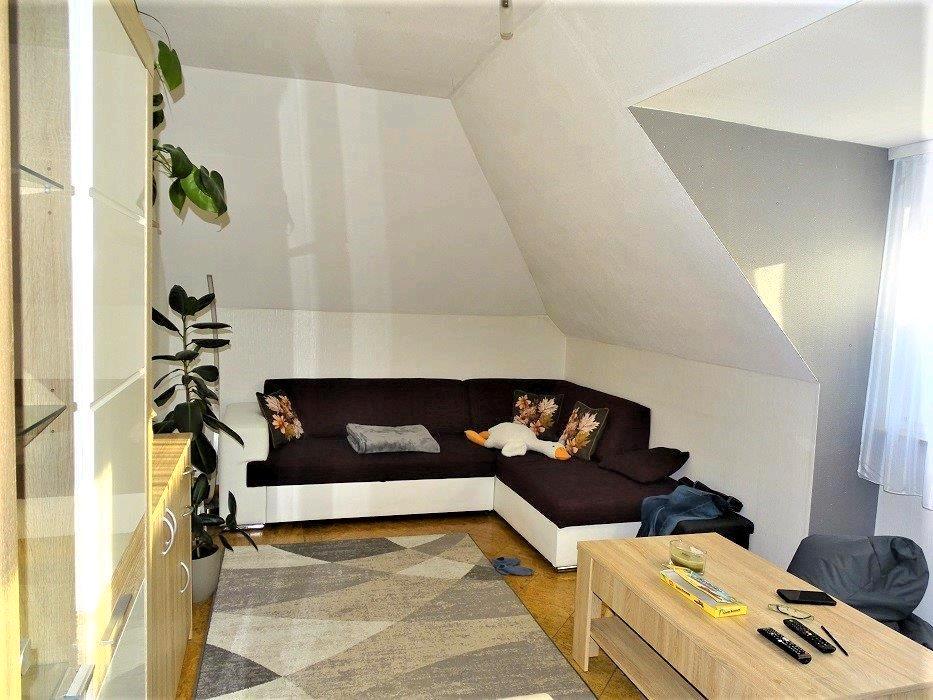 Thumbnail-3 Zimmer OG-Wohnung mit EBK, Stellpl. Spitzboden & Abstellraum