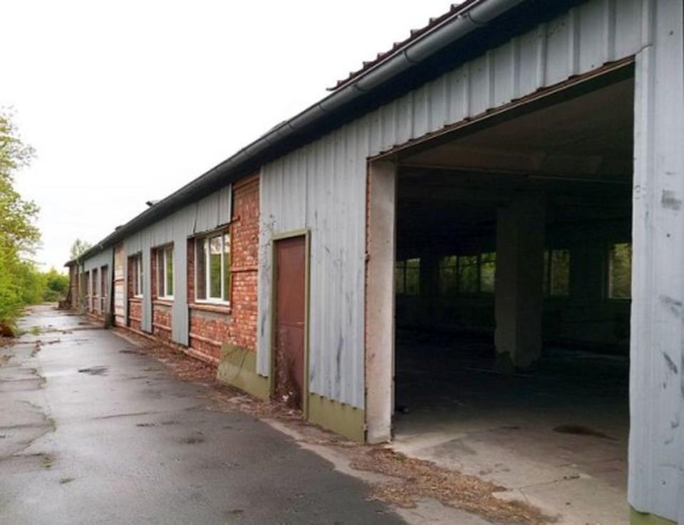Thumbnail-520 qm ab sofort LAGER GARAGE HALLE GROSSGARAGE WERKSTATT