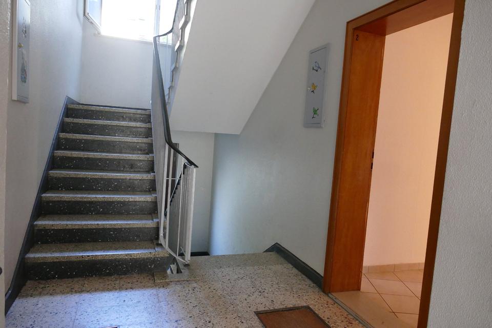 Thumbnail-Gepflegte, helle 1.5-Zimmer-DG-Wohnung in Bremerhaven