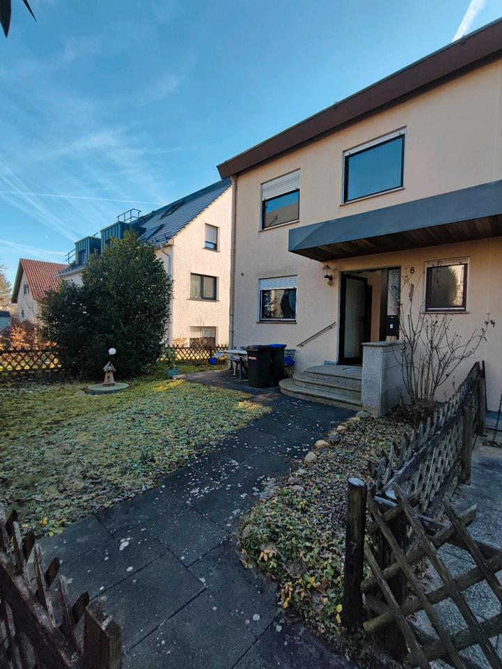 Thumbnail-Doppelhaushälfte mit Garage, 3 Stellplätze, Terrasse & Balkon