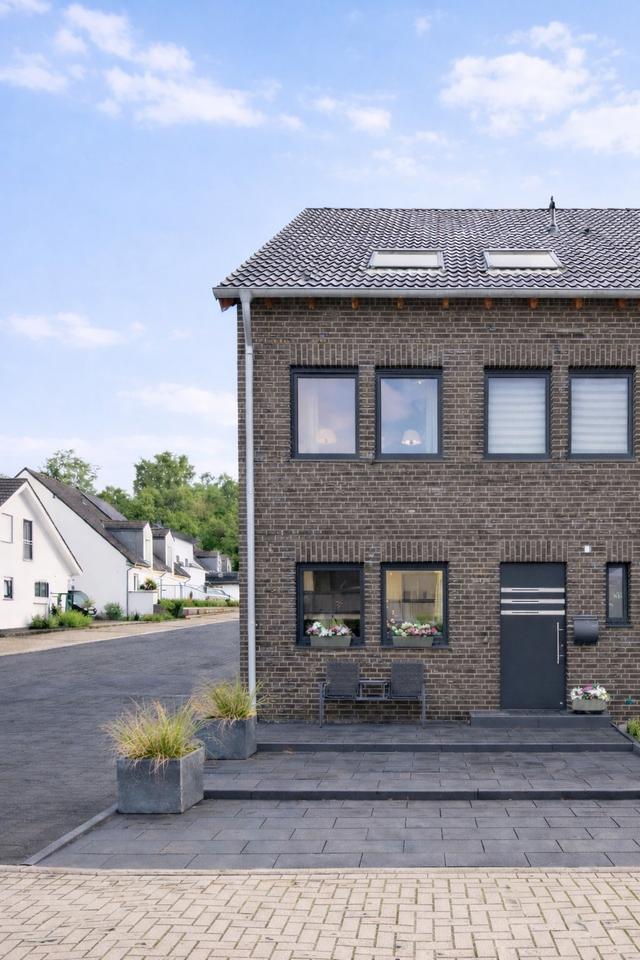 Thumbnail-Modernes & gepflegtes EFH Bj. 2017 mit Garten