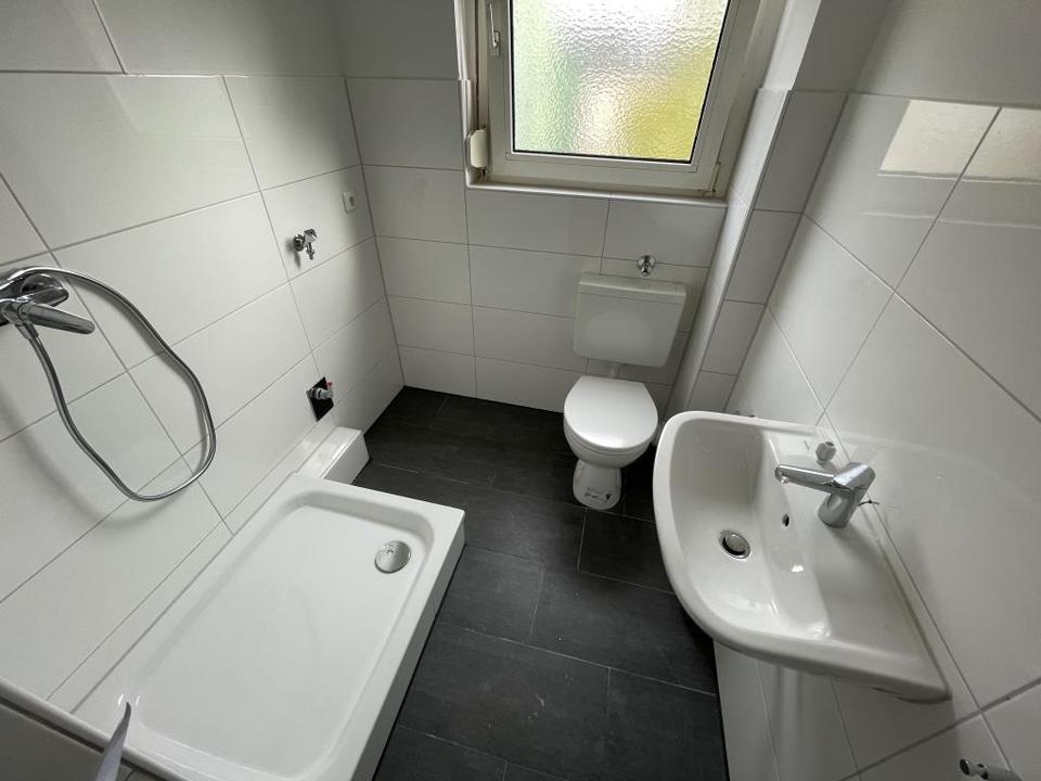 Thumbnail-Neues Tageslichtbad und neuer Laminatboden: 3-Zimmer-Wohnung in Ahlen frei!