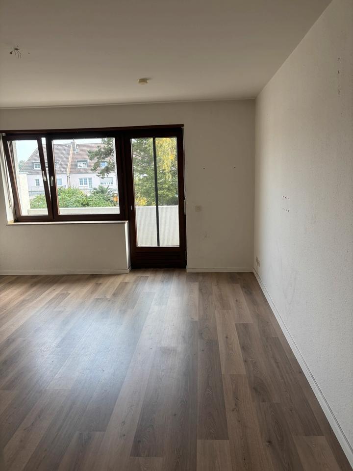 Thumbnail-4-Zimmer-Wohnung mit Balkon und Badewanne zu vermieten – 98 m²