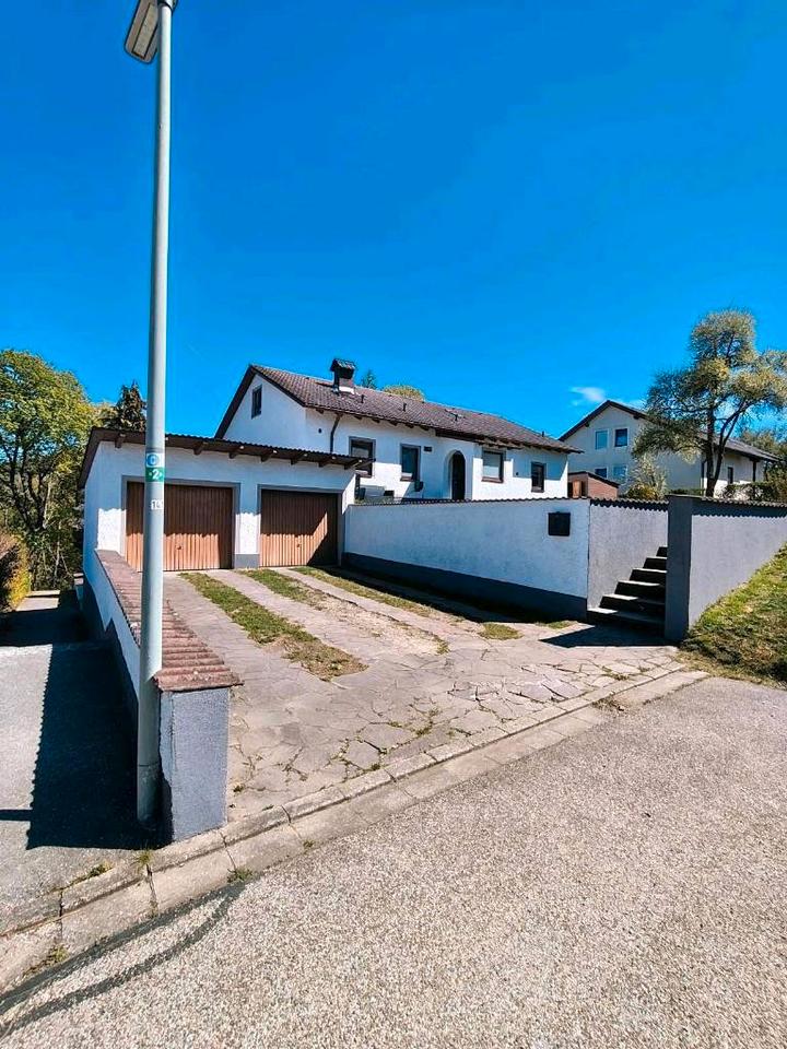 Thumbnail-Gepflegtes zweifamilienhaus mit großem grundstück im ruhige lage