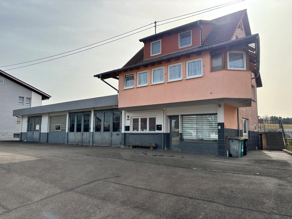 Thumbnail-Haus mit Werkstatt oder Lagerhalle